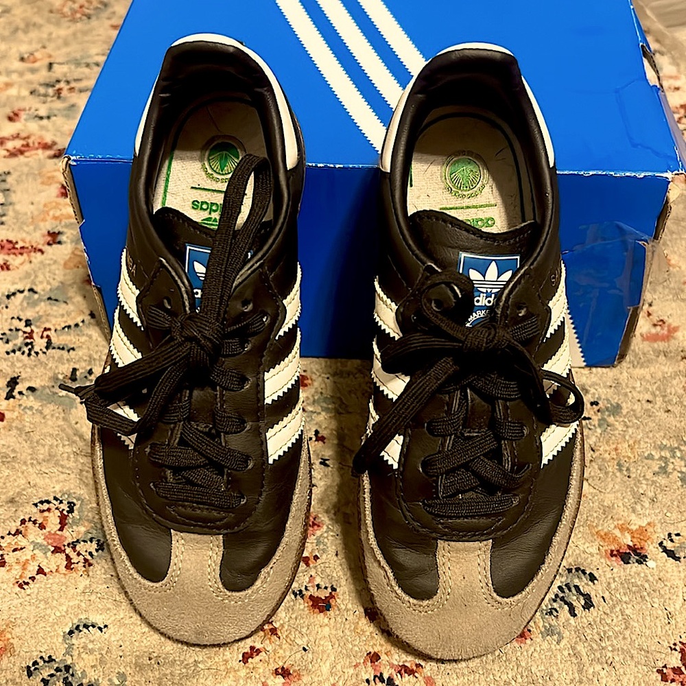 Boys Adidas SAMBA OG size 12 LIKE NEW